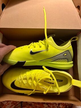 Nike JR Zoom Vapor 16